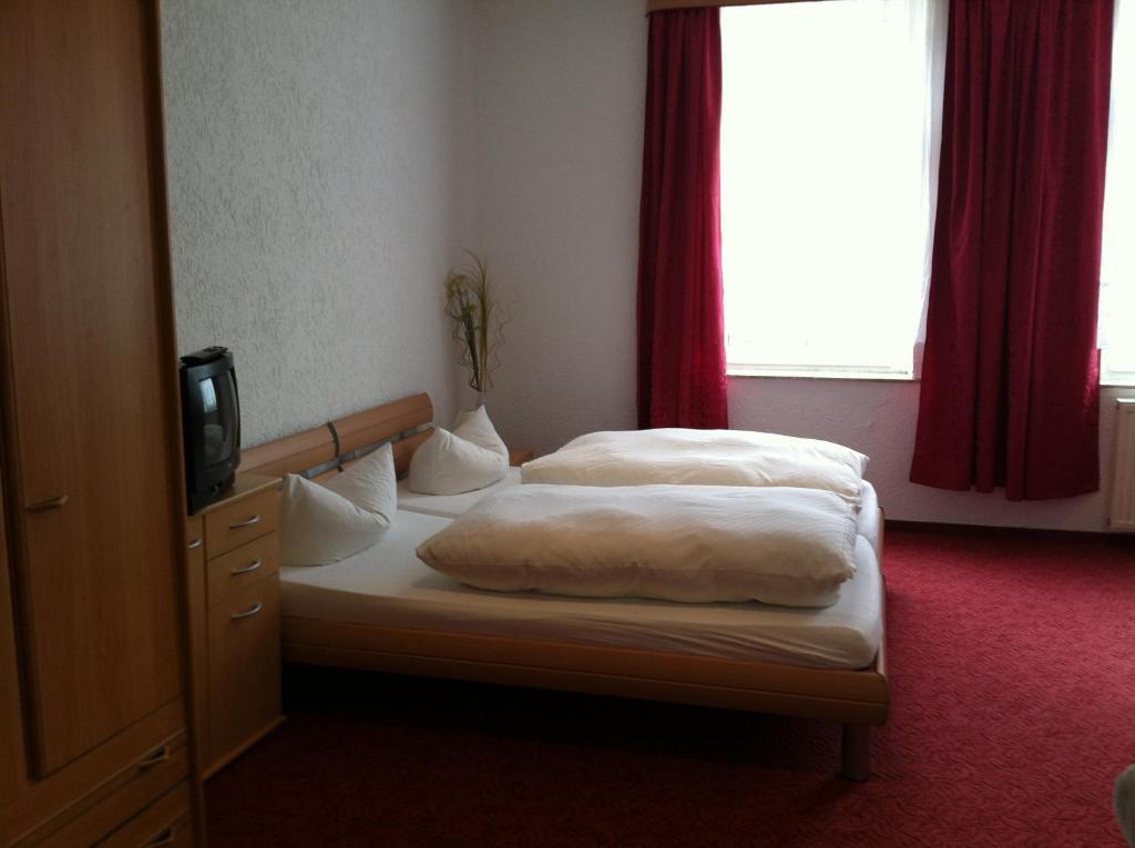 Hotel Zum Goldenen Loewen Merseburg Værelse billede